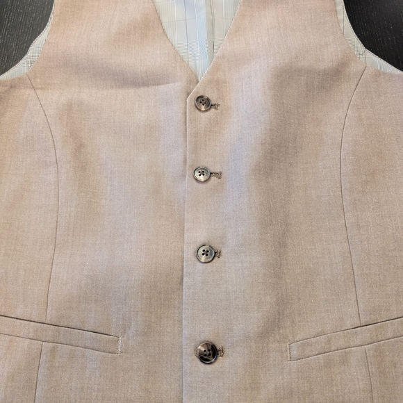 jf j.ferrar Light Tan Vest - Picture 2 of 10